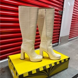 Circus by Sam Edelman Cream Croc-Embossed Heeled Boots